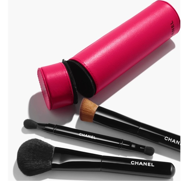 Les Pinceaux de Chanel limited edition essential brushes set Diva pink leather - Picture 2 of 6